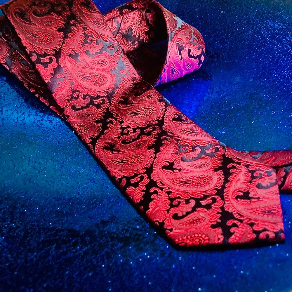 Kenneth Roberts Platinum neck tie